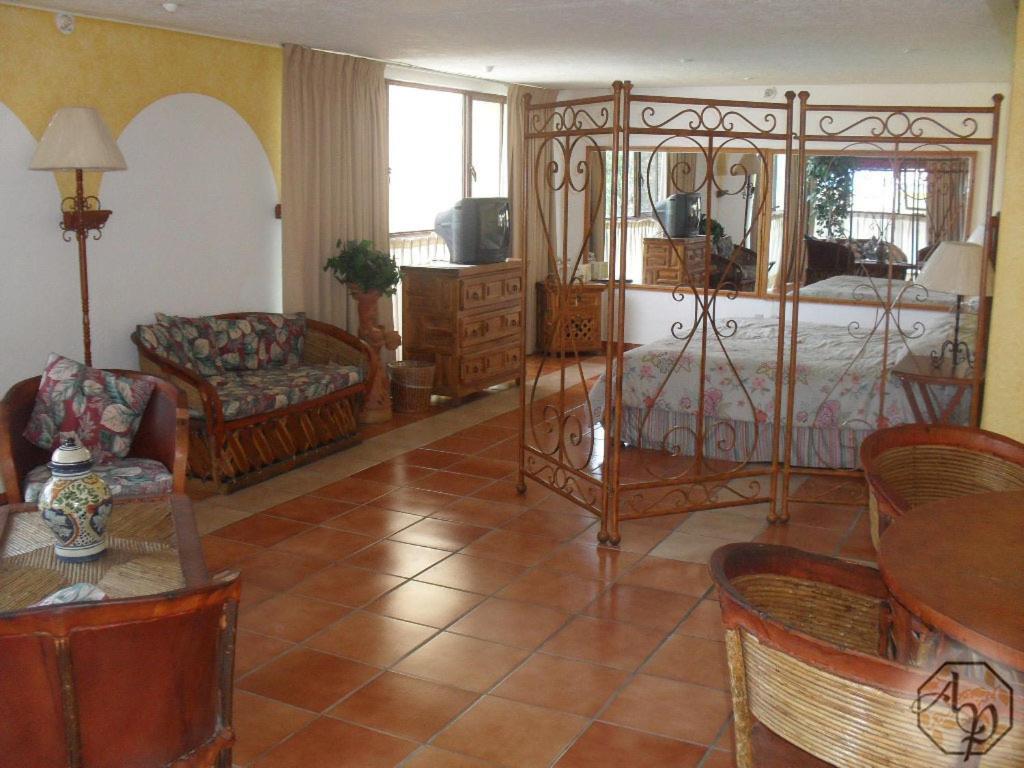 Hotel Antigua Posada Cuernavaca Bilik gambar